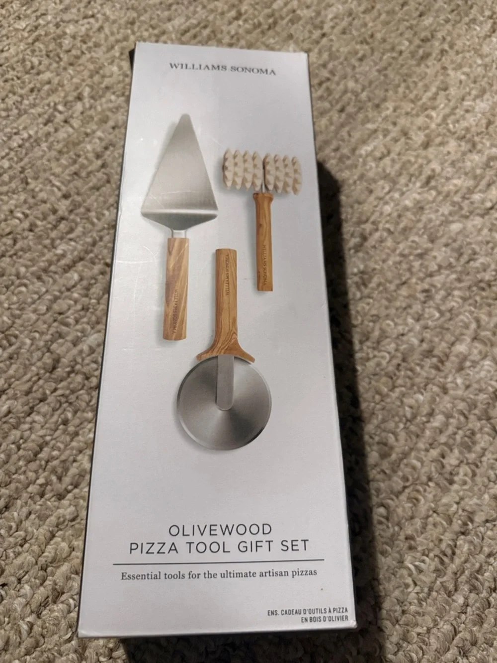 NWT Williams Sonoma Olivewood and Stainless Pizza Tool Set